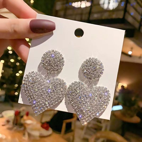 2023 Yeni Parlak Aşk Kalbi Rhinestone Kristal Küpeler Dolu Moda Mizaç Yüksek Duygusal Küpeler Kadın Zarif Hediyeler Stud