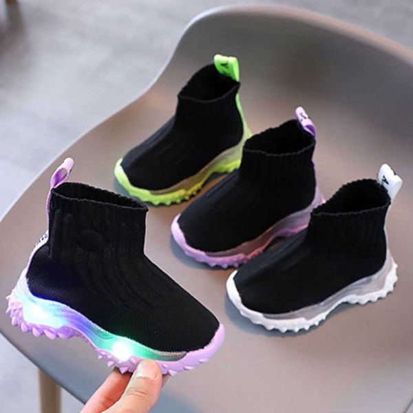 Athletic Outdoor 2022 Fliegengewebte atmungsaktive Kindersocken Schuhe LED gestrickte Jungen Mädchen High Top Sneakers Lässige weiche Socken Stiefel mit Lichtern W0329