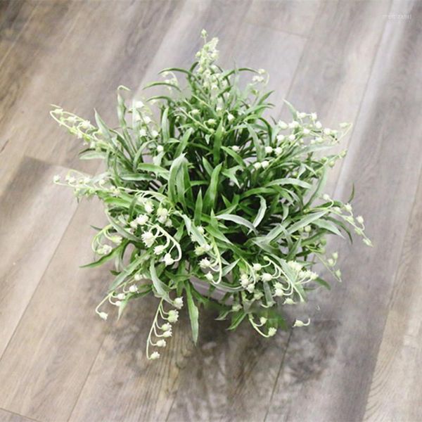 Flores decorativas 5 garfos Bell Orchid Plástico Buquê Fake Bouquet Home Garden Wedding Party Decoration Diy Plant Wall Material