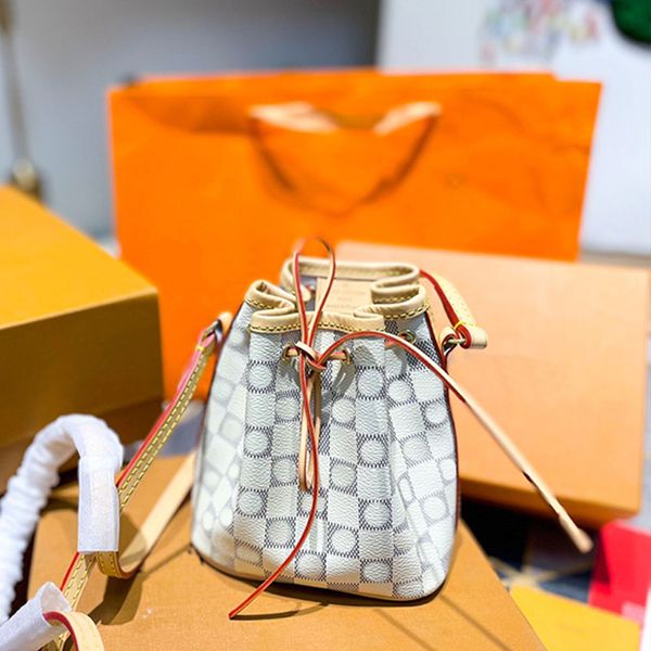 Mini bolsa bucket bolsa tiracolo de ombro bolsa clássica com letras estampadas branco padrão xadrez bolsa de couro descolorido bolsa de corda de alta qualidade embreagem de couro