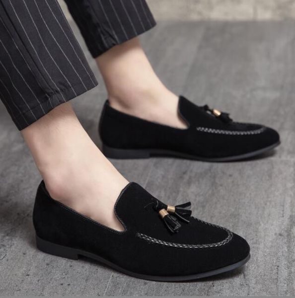 Designer novo sapatos casuais de couro para homens para homens tassel mocassins confortáveis ​​mocasins marrom preto camurça sapatos de homem mocasines