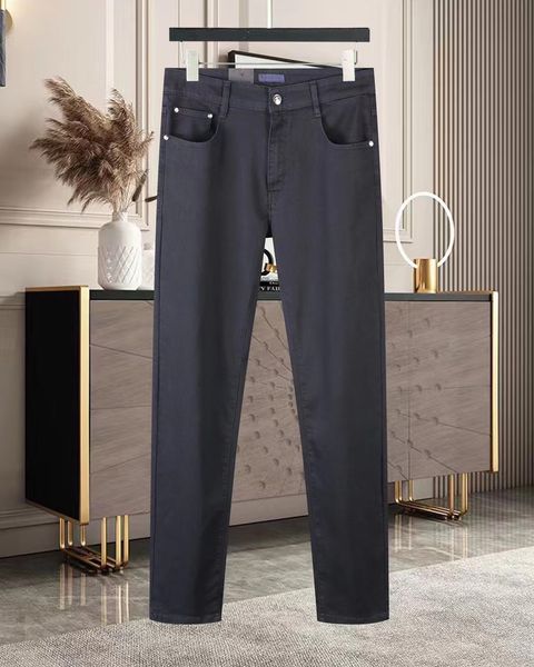 Jeans da uomo Designer designer 2023 ultimo elenco jeans skinny etichetta da uomo lettere modello Stampa floreale Pantaloni in denim Moda uomo Hip Hop nero HF4K