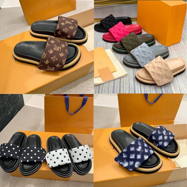 Sandálias de travesseiro de piscina verão sandal plana conforto mulas acolchoadas tiras dianteiras chinelas de moda fáceis de vestir de estilo feminino slides sapatos