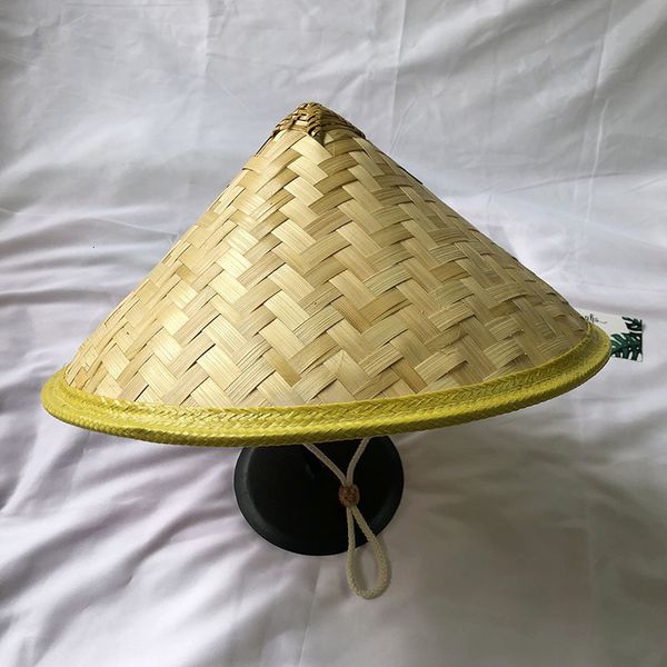 Cappelli a tesa larga Secchio Cappello di bambù Stile cinese Rattan Pescatore Retro tessuto fatto a mano Berretto di paglia Turismo Cono Pesca Parasole Cappelli antipioggia 230330