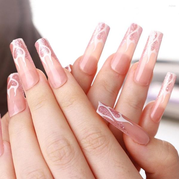 False unhas 24pcs Chama rosa coração Coração artificial de alta qualidade Squake pression-on unhas suprimentos de unhas