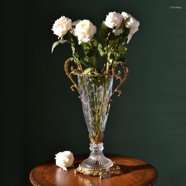 Prezzo di fabbrica di vasi Decorazione in stile classico italiano Squisito bocciolo di cristallo trasparente con vaso di fiori in ottone antico di lusso