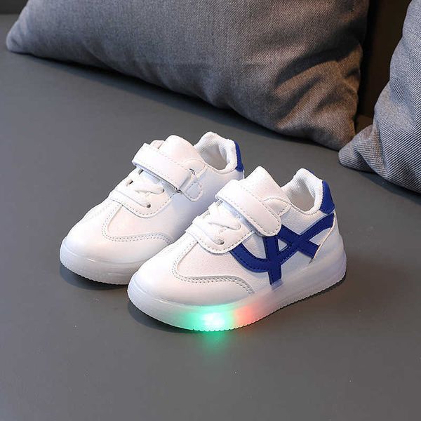 Scarpe da corsa casual per bambini atletici all'aperto con luce LED Ragazzi Ragazze Sneakers moda Scarpe sportive antiscivolo illuminate a molla Stivali luminosi