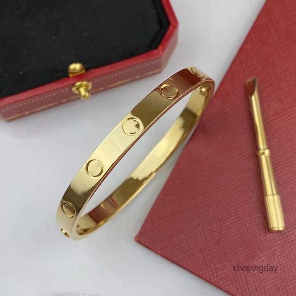Scatola rossa Braccialetti di lusso Braccialetti per donna Uomo Oro rosa Argento 4 Cz Vite in acciaio Bracciali moda di design Gioielli Bracciale amore di alta qualità