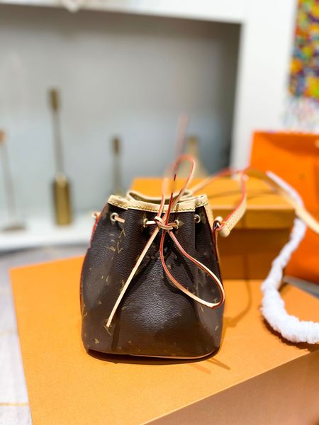 Nano noe mini kova çanta çanta deri omuz crossbody kozmetik çantalar lüks tasarımcı kadın cüzdan cüzdan cep telefonu çekme çantası