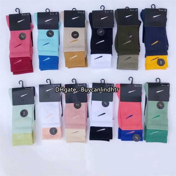 Moda Sports Socks Mulheres homens engraçados Escola fofa garotas de algodão Bordado colorido mulher Sox Brand Designer 10 Cor Branco N110