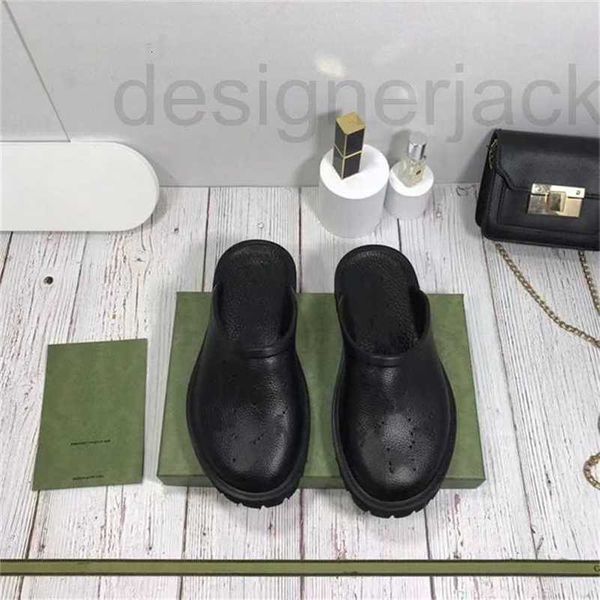 Дизайнерские тапочки дизайнерские железные сандалии тапочки, сделанные из прозрачных материалов.