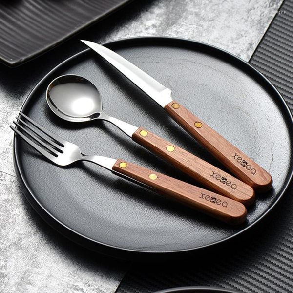 Set di stoviglie Manico in legno massello Set di posate portatili Cucchiaio rotondo Coltello da bistecca in acciaio inossidabile Forchetta Stoviglie da cucina in tre pezzi El