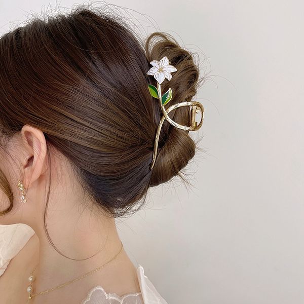 Clipes de cabelo barrettes mulheres metal garra elegante flores de ouro Barrette caranguejo a cabeça de rabo de cavalo de rabo de cabeça acessórios para cabelos Tiara 230330
