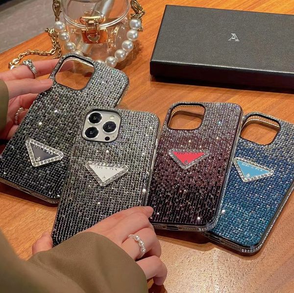 Bellissime custodie per telefoni di design per iPhone 15 14 13 12 11 pro max Borsa di alta qualità 18 17 16 15pro 14pro 13pro 12pro 11Pro 7 8 plus X XS Borsa di strass di lusso con scatola con logo