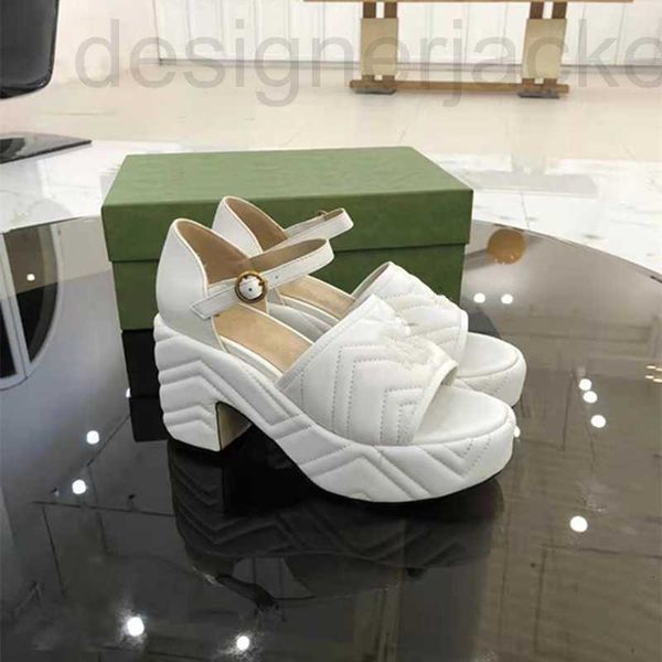 Sandals Designer Luxo Salto de Sandálias Sandálias Plataforma Sapatos Retro Bordado Moda Roman Super Helto Casual Women Shoe 9cm 5 Cores Mkh4