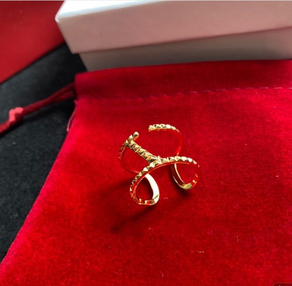 6256 Şık ve Zarif Düğün Popüler Tasarımcı Altın Kaplama Klasik Kalite Mücevher Aksesuarları Seçilmiş V Ring Loisellies Vittonlies