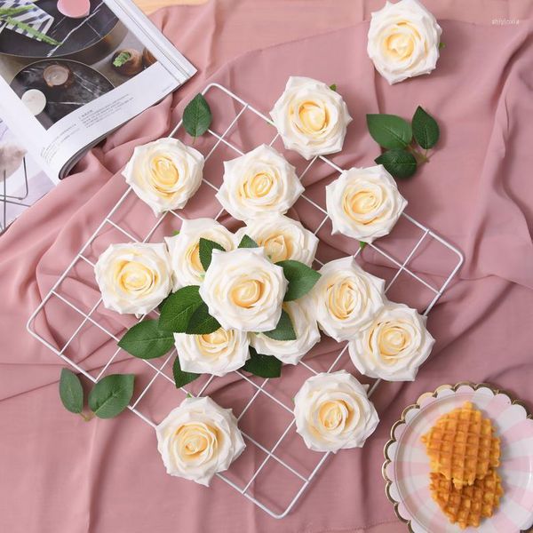 Dekorative Blumen 10pcs Elfenbein Großhandel Rosenkopf Seide künstlich für DIY Hochzeitssträuße Heimtextilien