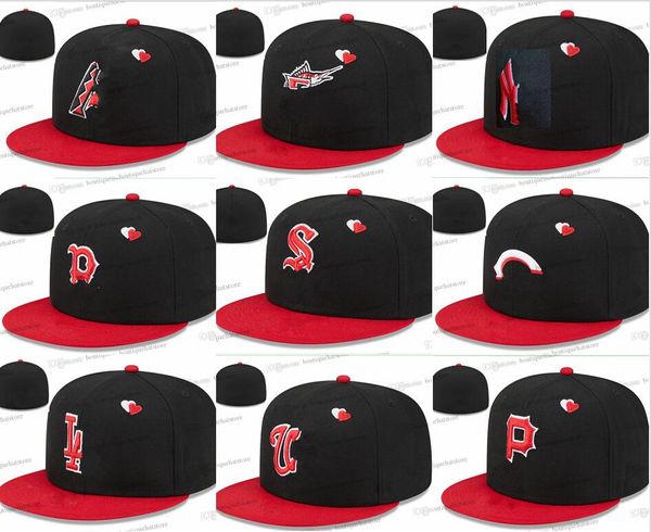 2023 Herren Hearts Baseball Fitted Hat Buchstabe P Voll geschlossene Kappen Classic Sports All Team Vintage New York Schwarz Rot Krempe Herz Fitted Hats in Größe 7- Größe 8 MA2-03