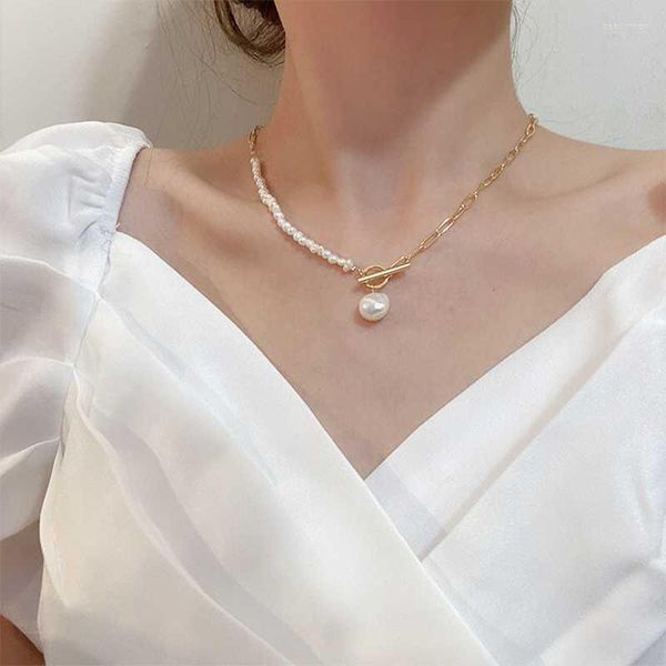 Catene Elegante collana di perle d'imitazione per le donne Catena a maglie grosse in oro Asimmetria Chiusura a levetta Girocolli a cerchio 2023 TrendChains