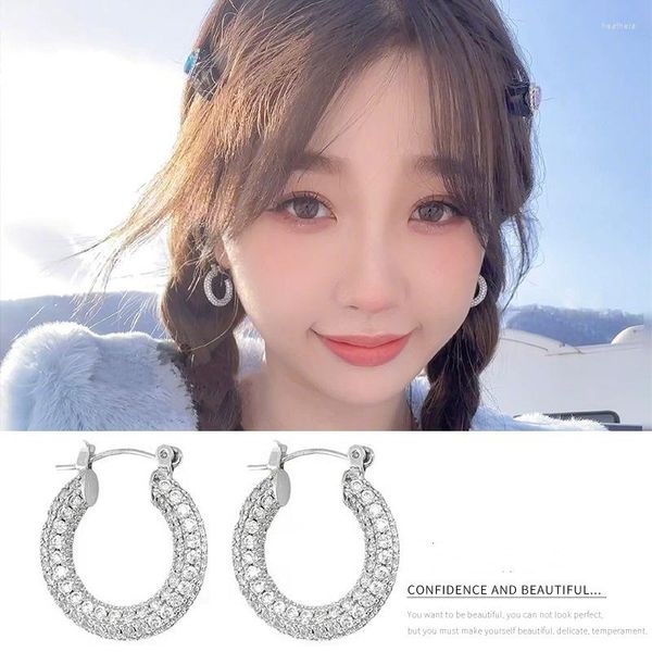 Brincos de argolas estrelas Círculo cheio de zircão Sparkle Metal Ear Studs Senior Light Luxury Display Face Small Women Acessórios