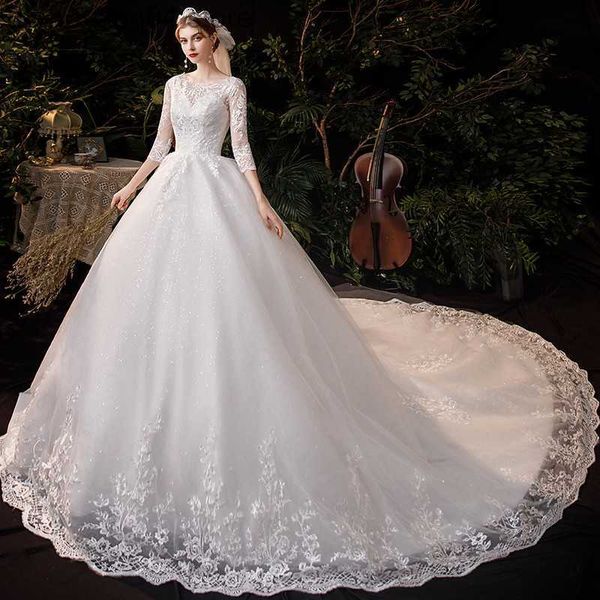 Vestidos de festa Luxury Big Sweep Sweep Train Pure Wedding Dress 2023 Novo simples o pescoço de três quartos de manga Flor de renda Plus Tamanho Vestido de noiva T230502