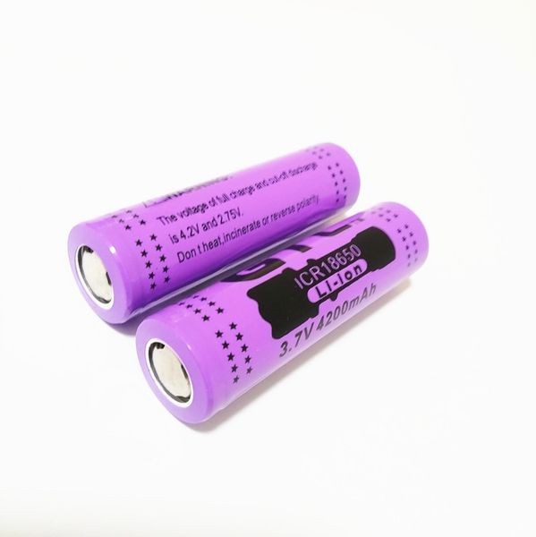 Yeni 18650 Lityum Pil 4200mAh 3.7V T6 Flashlight Far Far Oyuncak Fan Şarj Edilebilir Pil 4.2V Fabrika Doğrudan Besleme