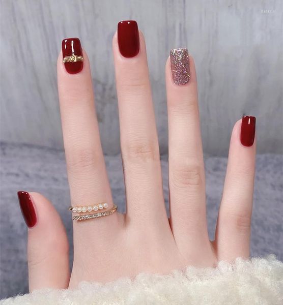 Falsas unhas lindas femininas unhas ferramentas de arte 24pcs/conjunto de ouro vermelho cor de cady glitter falso com cola dicas completas híbridas