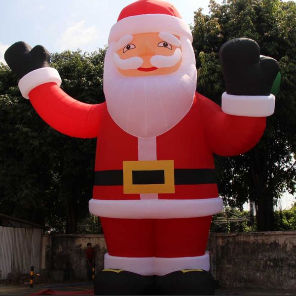 Gonfiabili giganti all'aperto da 5 m Babbo Natale Decorazione natalizia Personaggio dei cartoni animati Interno illuminato a LED con ventola per Capodanno