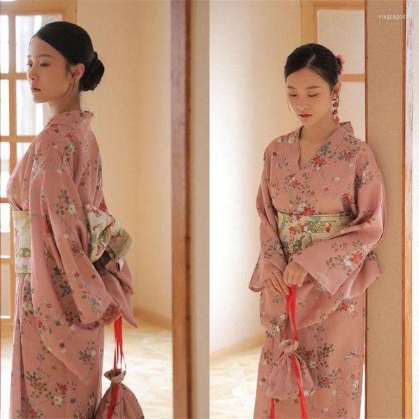 Этническая одежда Женская юката традиционная Япония Кимоно с сценой с цветом Obi Print, выступающая по съемки PO Ношение азиатской женской одежды.
