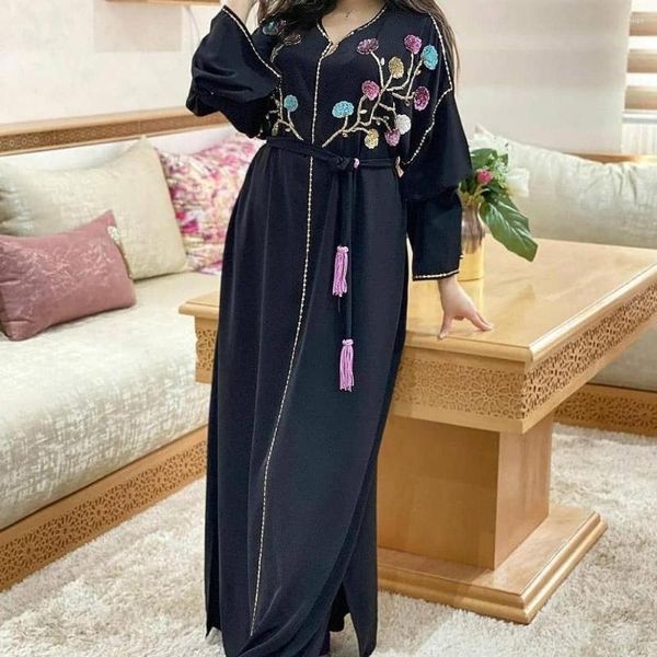 Abiti casual Abito lungo floreale 2023 Ricamo da donna Ricco Caftano Jellaba Moda Donna Lace-up Abbigliamento musulmano Dubai Abaya Maxi