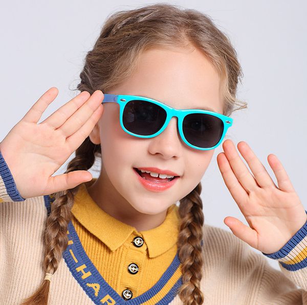 2023 Renkli Çocuk Tasarımcı Güneş Gözlüğü Şeker Renk Macaron Renk Şeması Çerçeve Kızlar Erkek Güneş Gözlükleri UV400 Gözlük Toptan Tedarikçi