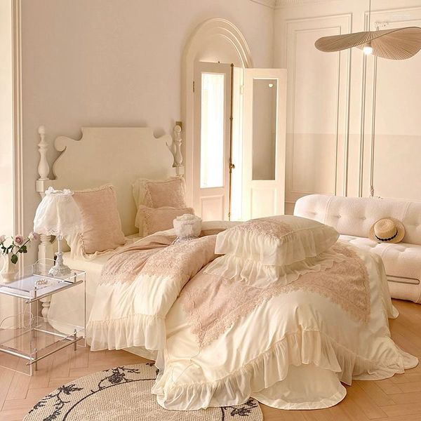 Set di biancheria da letto 1000TC Cotone Egiziano Premium Elegante Set Romantico Decorazione in pizzo rosa Bordo volant Copripiumino Lenzuolo Federe