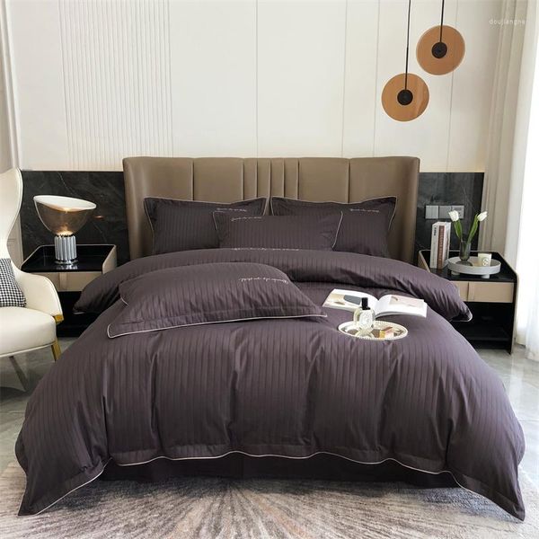 Bettwäsche-Sets 2023 Est Vierteilige Mode-Baumwolldoppel-Haushaltsbettlaken-Bettbezug-Tierdruck-bequeme feste Kaffee-Farbe