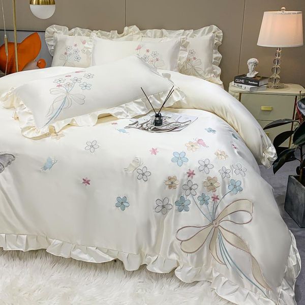 Yatak setleri lüks prenses seti şık çiçekler kelebek nakış nevres kapağı fırfırlar yorgan yatak sayfası yastık yastıklar yumuşak