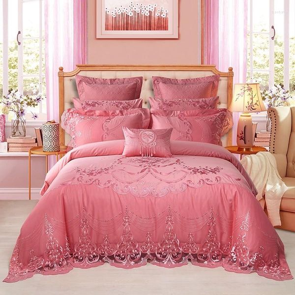 Set di biancheria da letto Set da sposa in cotone egiziano di lusso Copripiumino ricamato rosa rosso con federe copriletto in pizzo traspirante