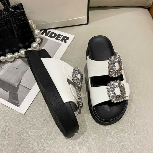 Terlik Tasarımcı Crystal Flats Kadın Ayakkabı Platformu Sandalet Yeni Marka Yaz Seksi Flip Flops Elbise Slaytlar Femme Zapatillas 230424