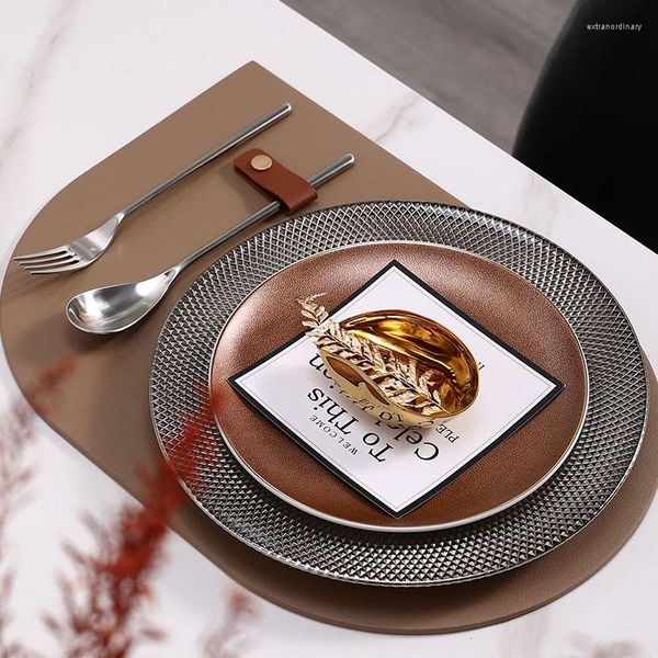 Placas TableWware Europeu de couro marrom europeu Plato de cerâmica Textura Dinner Golden Aço inoxidável Sarah Bowl Kitchen Christmas Presente de Natal