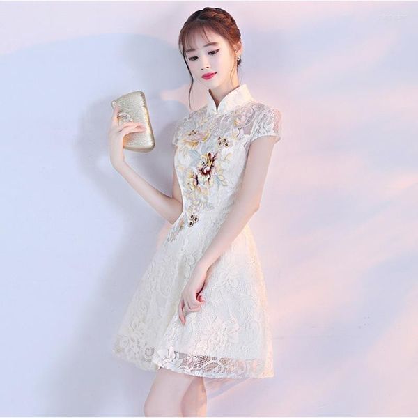 Abbigliamento etnico Champagne Donna Elegante colletto alla coreana Abito da sposa da sposa Sexy Novità sottile Cheongsam Squisite applicazioni Trim corto