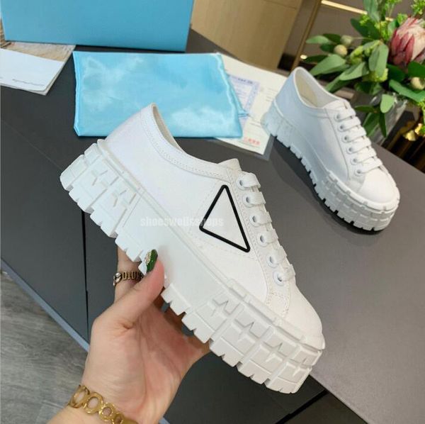 Double Wheel Damen Nylon Freizeitschuhe Gabardine Classic Canvas Sneakers Brand Wheel Lady Stylist Trainer Fashion Platform Solide Höhe Hausschuhe High Heel