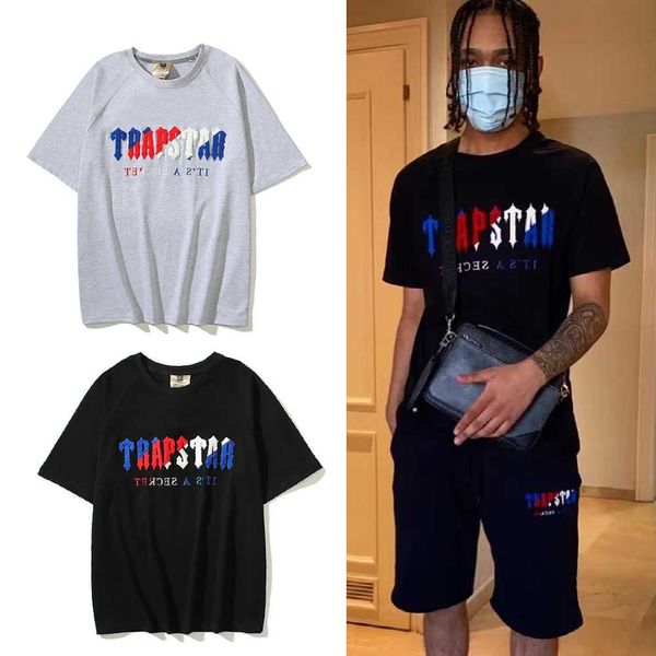 Designer Fashion Clothing Tees Tshirt Trapstar Bleu Rouge Serviette Broderie Manches Courtes High Street Polyvalent T-shirt Décontracté à Manches Courtes pour Hommes et Femmes Mode