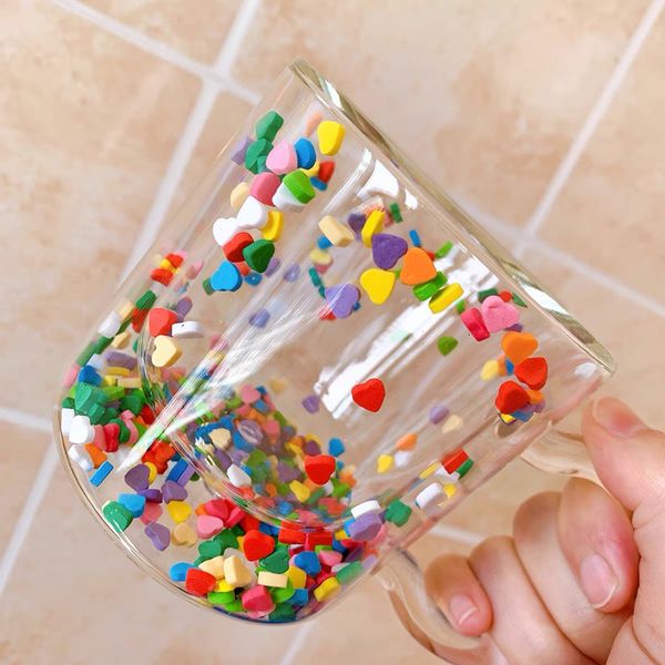 Bottiglie d'acqua Holaroom Tazza di sabbie mobili multicolore a forma di cuore Doppio bicchiere creativo Caffè Latte Tè Succo Bevanda