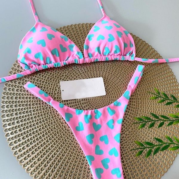Frauen Badebekleidung Qinjoyer Pink Frauen Brazilian Bikini süßer Herzdruck Badeanzug sexy Tanga Set Badeanzug Strandkleidung 230504