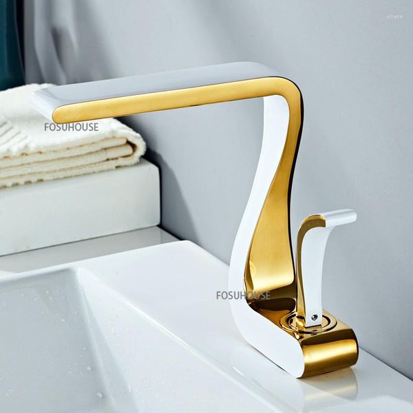 Rubinetti per lavandino del bagno Rubinetto per lavabo per mobili nordici Miscelatore in oro Rubinetto per WC in ottone controsoffitto e freddo