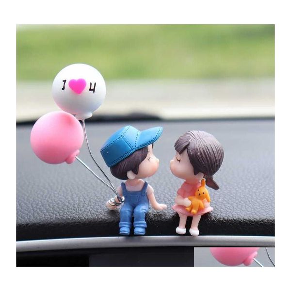 Innendekoration Autodekoration niedliche Cartoon-Paare Actionfigur Figuren Ballon Ornament Armaturenbrett für Mädchen Geschenke P230427 Dhvf7