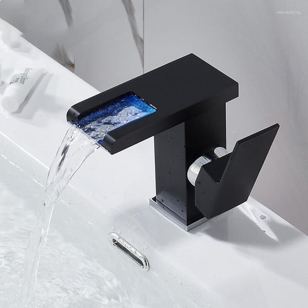 Rubinetti da cucina sul tavolo del rubinetto lavabo del lavabo e mobile da bagno a led nere a cascata luminosa