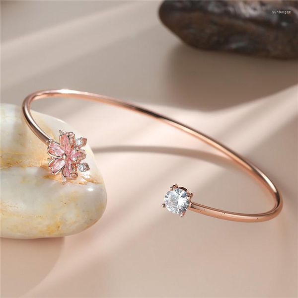 Charm Bracelets Classic Female Pink Zircon Armband Trendy Rose Gold Farbe Offen für Frauen Crystal Flower Party