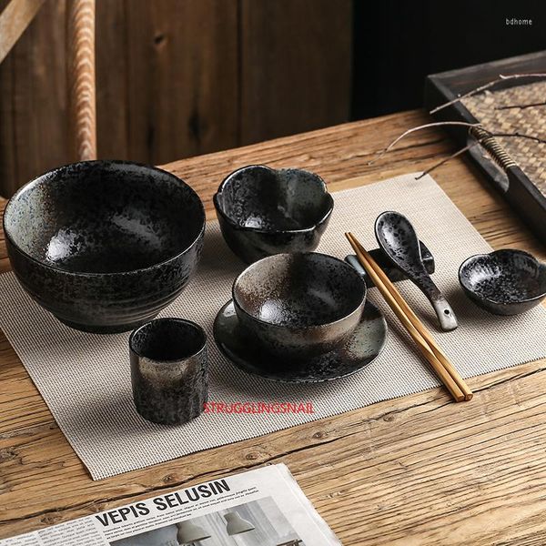 Schalen 7/10 PCS Keramikschale Japanisches Geschirrset Retro Schwarz Mattfarbe Restaurantprodukte Elware Geschirr für Topf