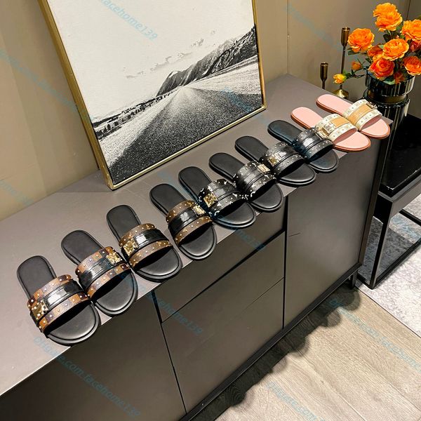 2023 Tasarımcı Terlik Kilitle Düz Alt Sandal Kadınlar Düz Sandalet Slaytları Monogramlar Ekose Açık Toe Set Tatil Plaj Düz İzleyicileri Sıradan Ayakkabılar Slayt