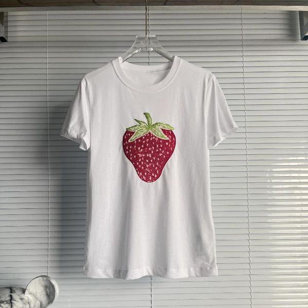 Kadın Tişörtleri Göğüs Pullu Nakış Çilek Deseni Kadın T-Shirt Moda Yaşlanan Yuvarlak Boyun Kısa Kollu Y2K Tops 2023 Yaz