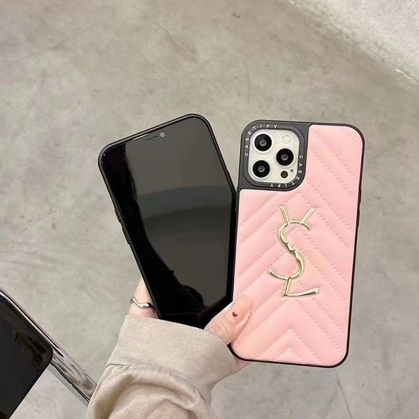 Tasarımcı Pembe Mor Tasarımcı ile Telefon Kılıfları Phonecase Altın Harfler Kılıf Deri Deri Şok geçirmez Kapak Kabuğu İPhone 14 Pro Max 13 12 Mini 11 XS XR X 8